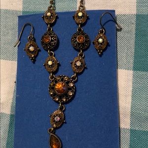 Avon necklace with matching earrings